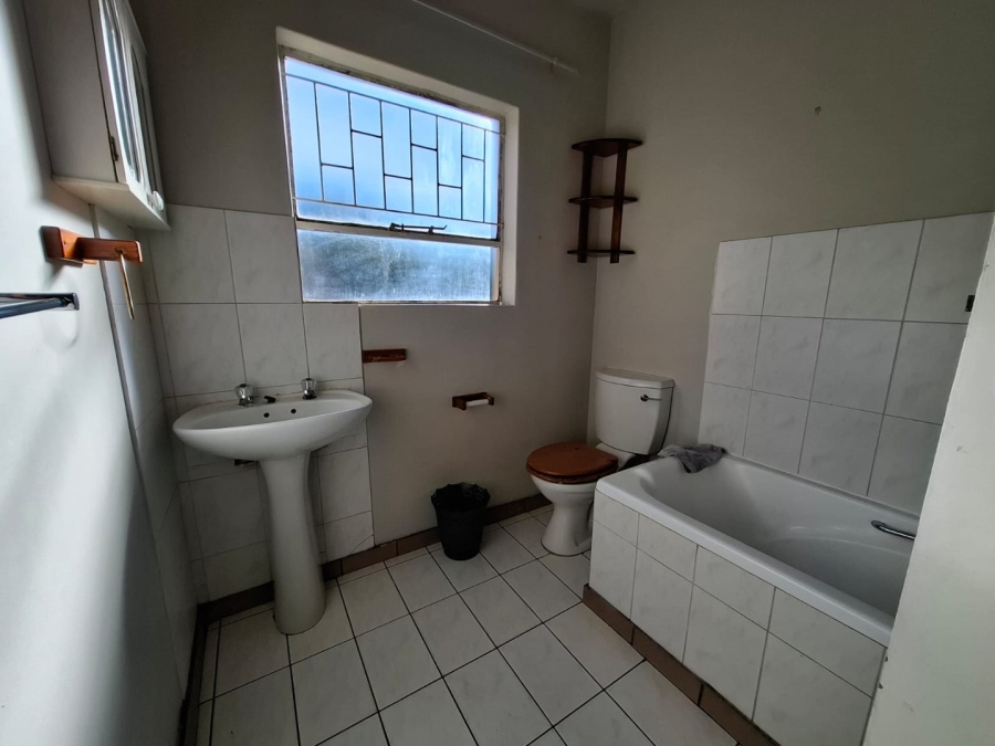 2 Bedroom Property for Sale in Langenhovenpark Free State